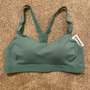 Old Navy - Medium Support PowerSoft Adjustable - Strap Sports Bra